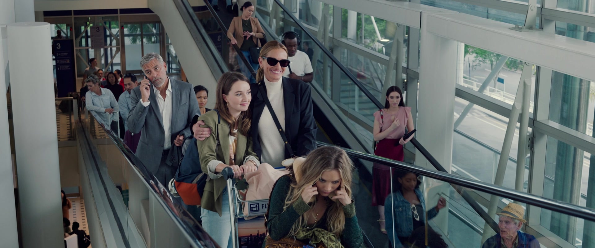 Ticket_to_Paradise_2022_1080p_IHBL_000736.jpg