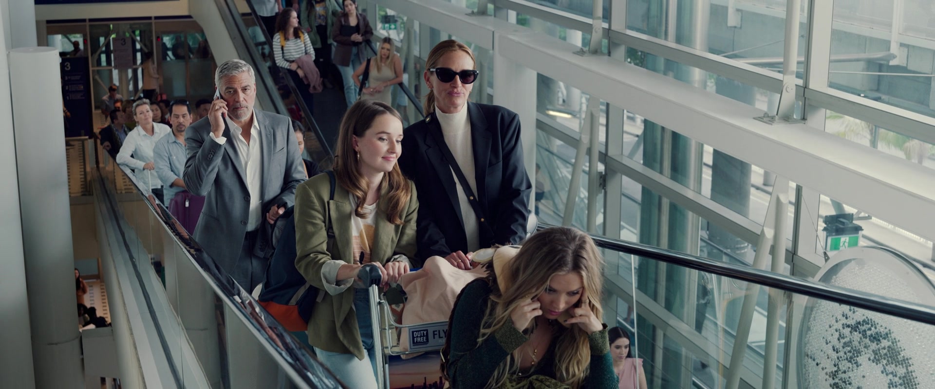 Ticket_to_Paradise_2022_1080p_IHBL_000756.jpg