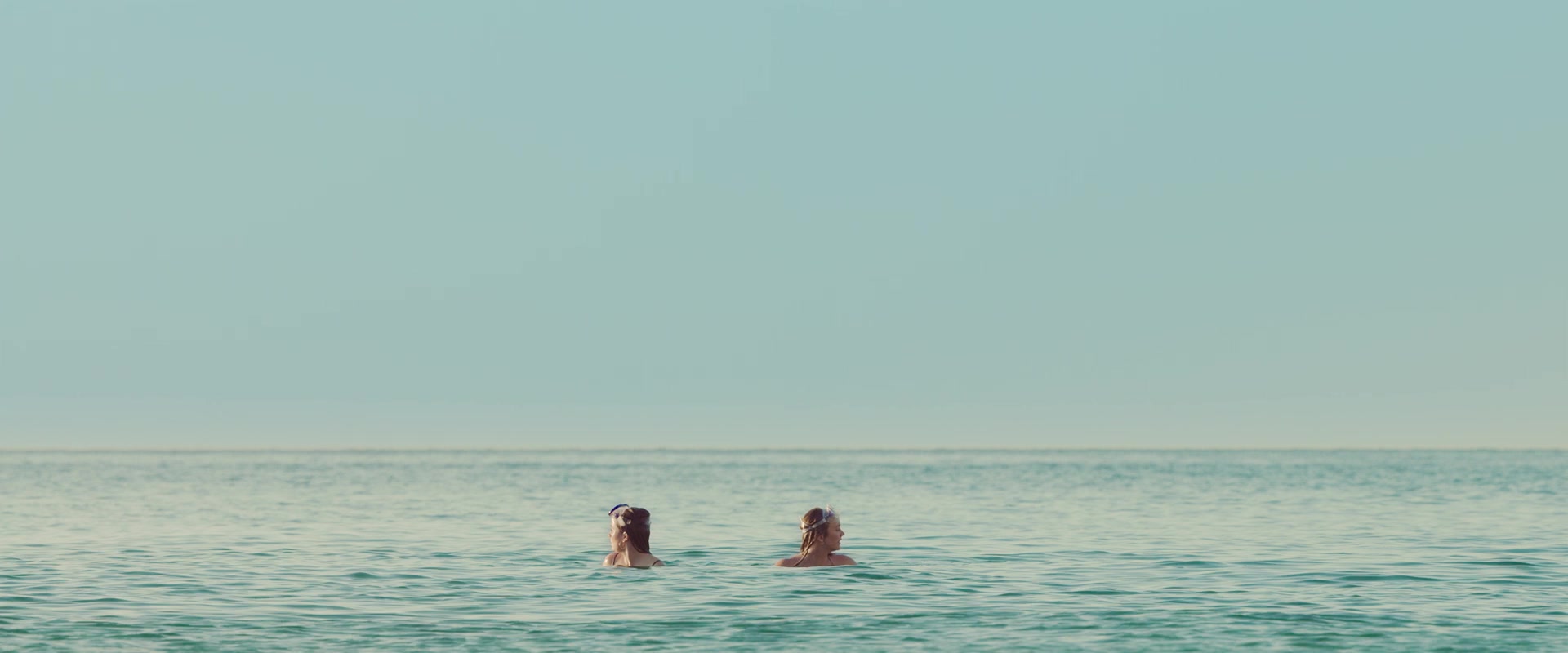 Ticket_to_Paradise_2022_1080p_IHBL_001050.jpg
