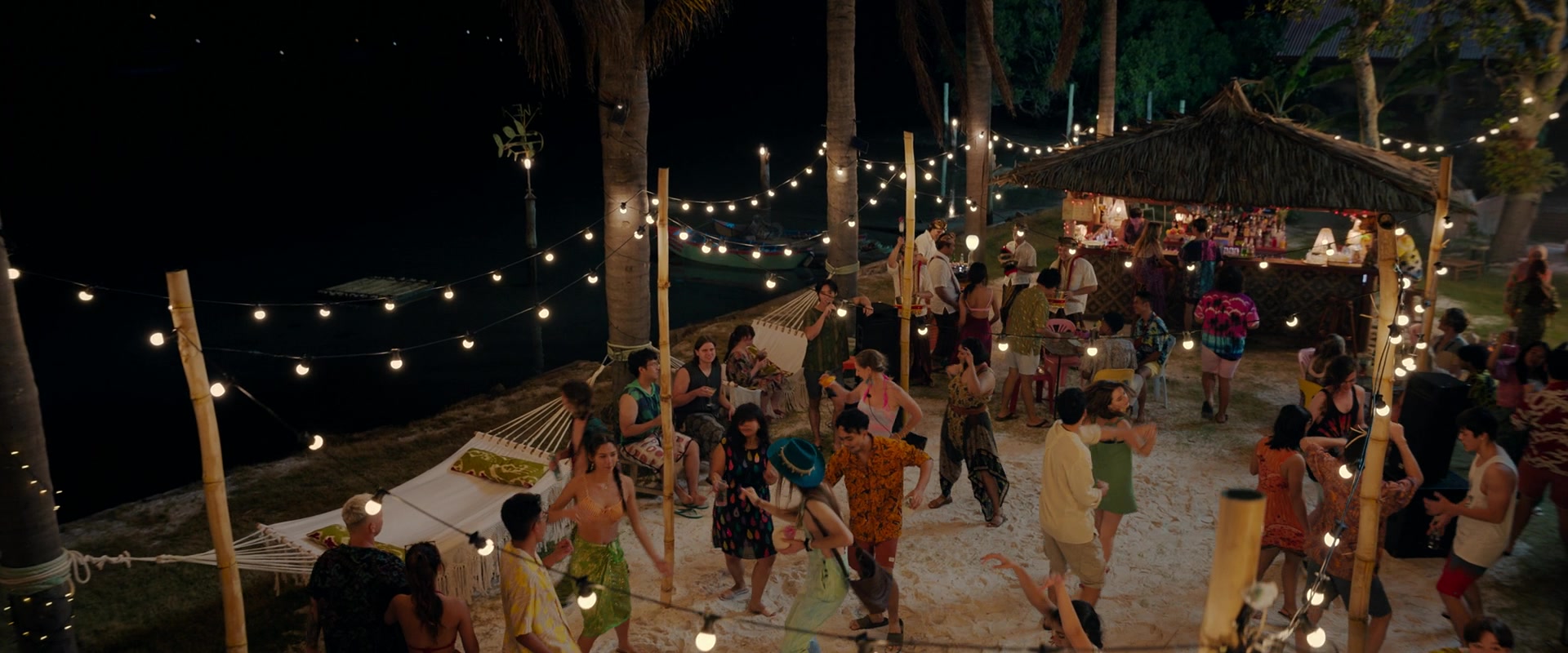Ticket_to_Paradise_2022_1080p_IHBL_001295.jpg