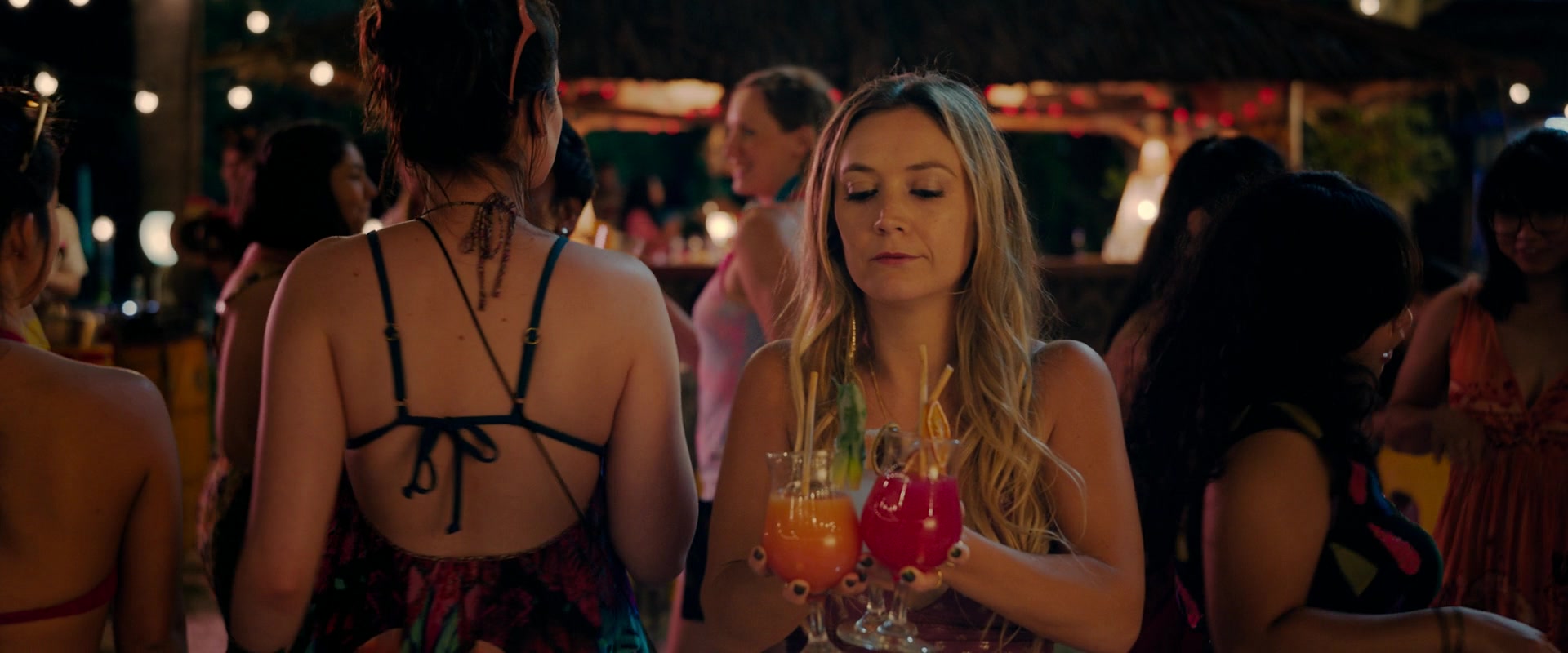 Ticket_to_Paradise_2022_1080p_IHBL_001564.jpg