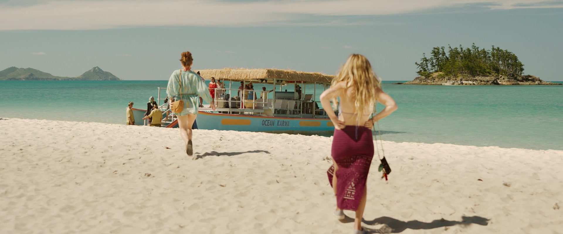 Ticket_to_Paradise_2022_1080p_IHBL_002841.jpg