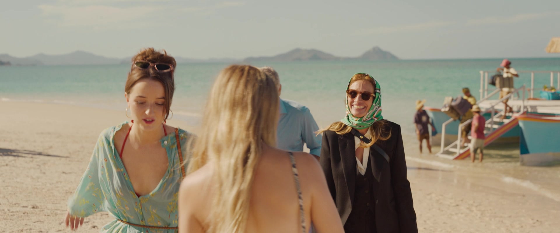 Ticket_to_Paradise_2022_1080p_IHBL_002956.jpg