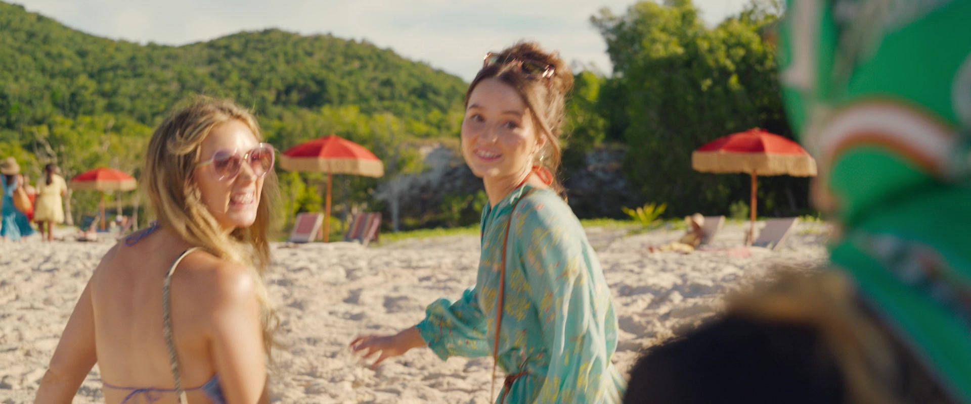 Ticket_to_Paradise_2022_1080p_IHBL_002963.jpg