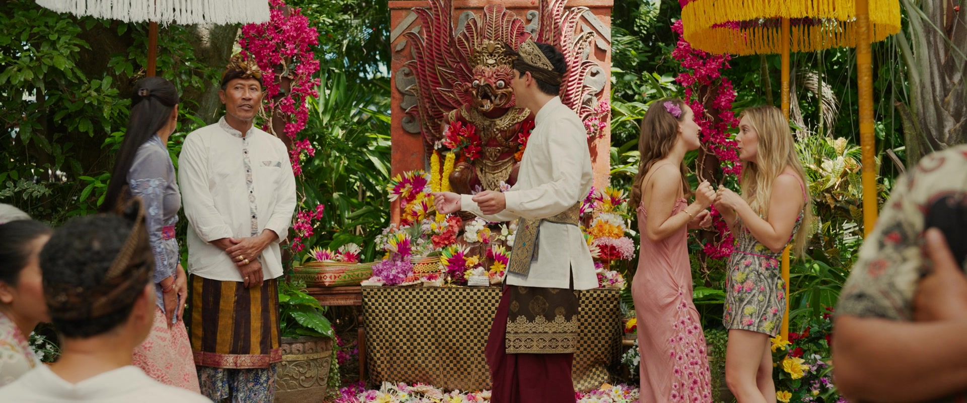 Ticket_to_Paradise_2022_1080p_IHBL_005445.jpg