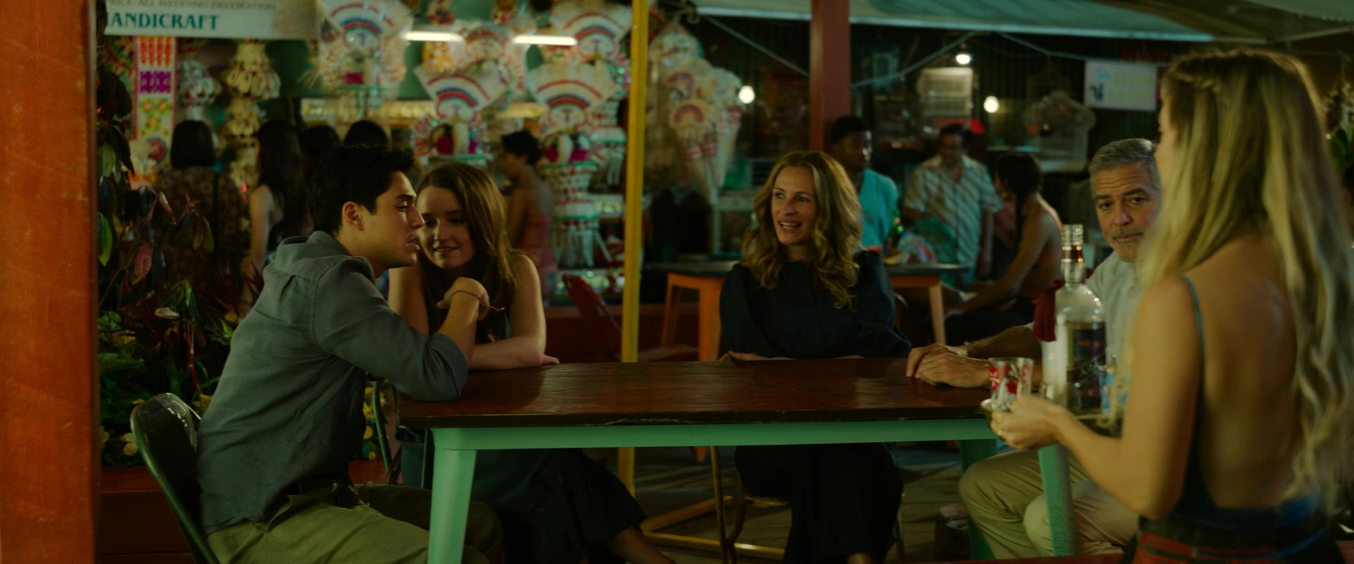 Ticket_to_Paradise_2022_1080p_IHBL_007011.jpg