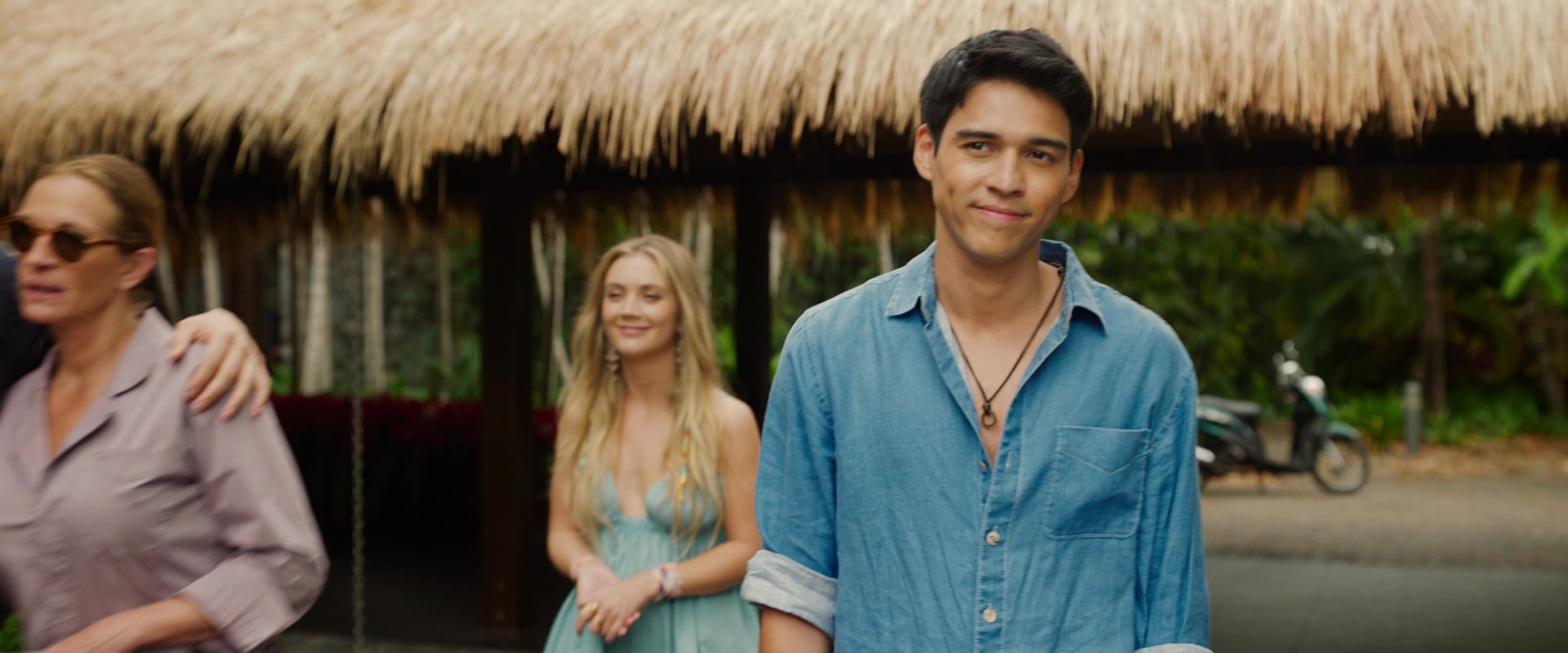 Ticket_to_Paradise_2022_1080p_IHBL_008002.jpg
