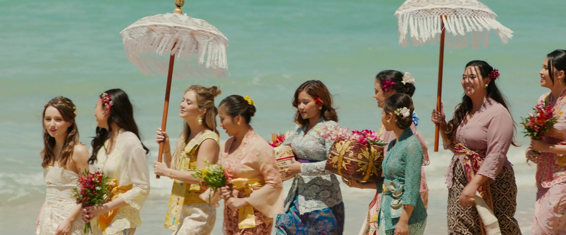 Ticket_to_Paradise_2022_1080p_IHBL_011285.jpg