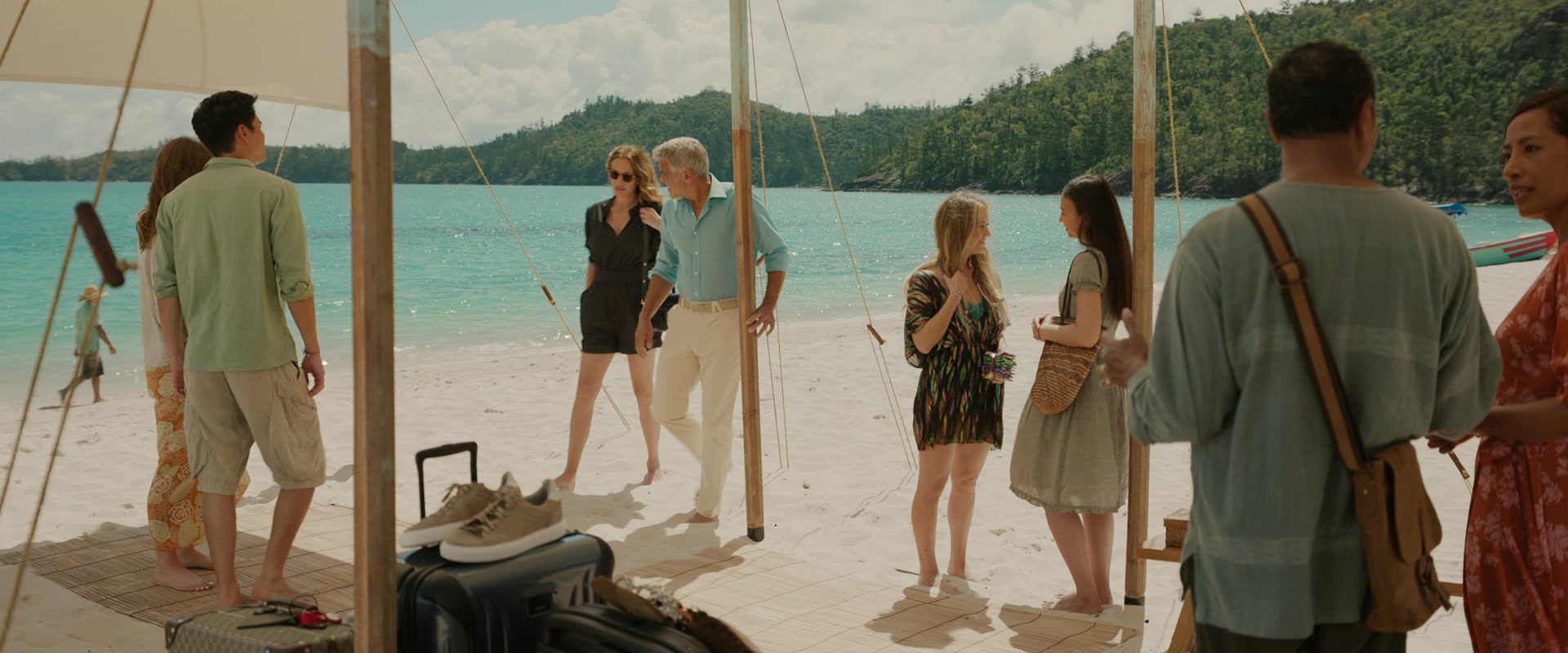 Ticket_to_Paradise_2022_1080p_IHBL_012904.jpg