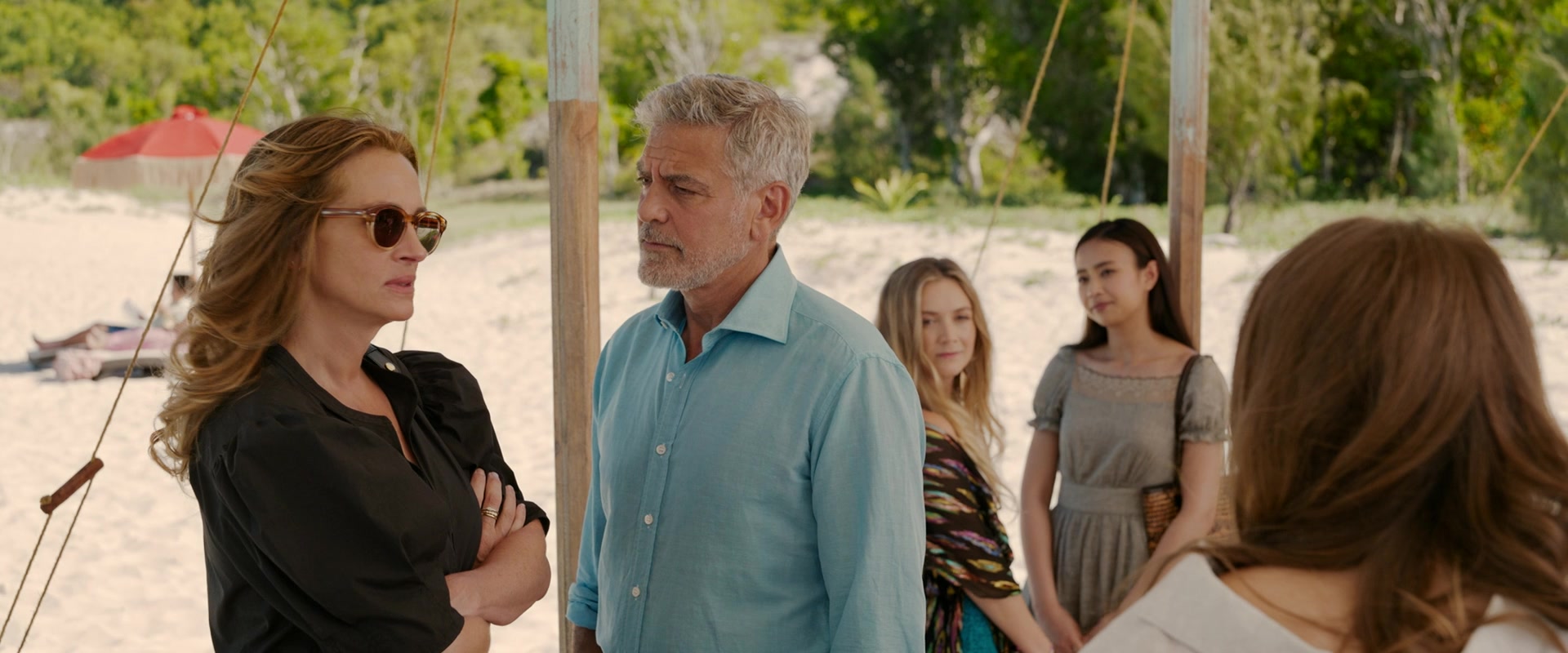 Ticket_to_Paradise_2022_1080p_IHBL_012936.jpg