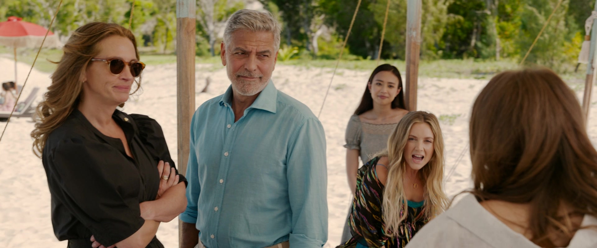 Ticket_to_Paradise_2022_1080p_IHBL_012940.jpg