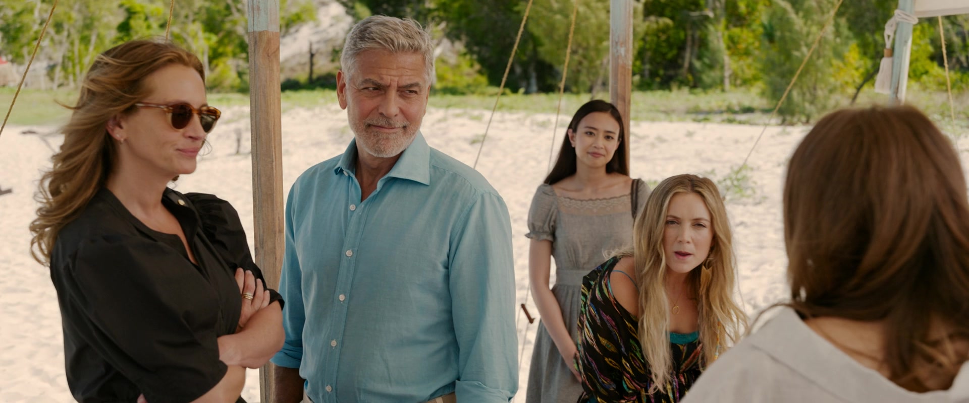 Ticket_to_Paradise_2022_1080p_IHBL_012941.jpg