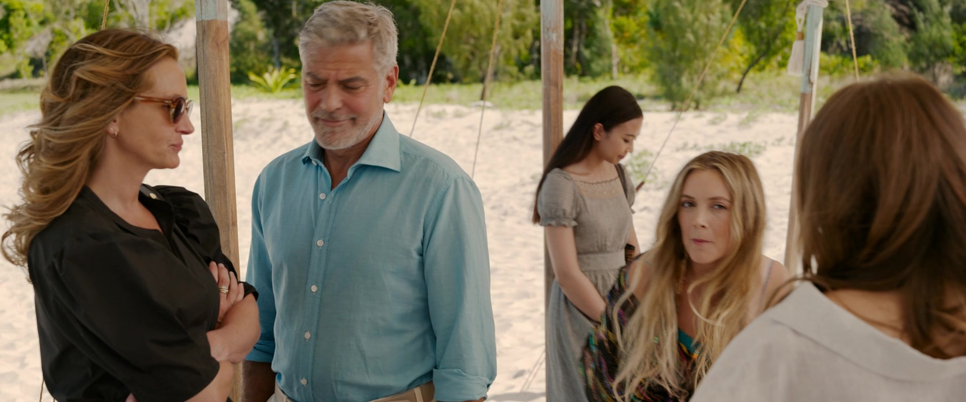 Ticket_to_Paradise_2022_1080p_IHBL_012943.jpg