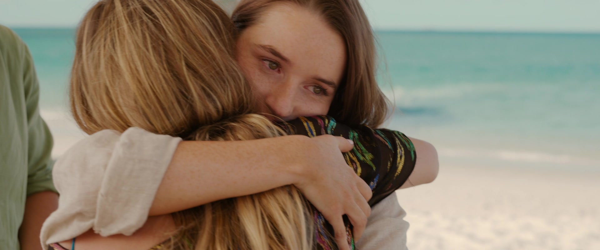 Ticket_to_Paradise_2022_1080p_IHBL_012961.jpg