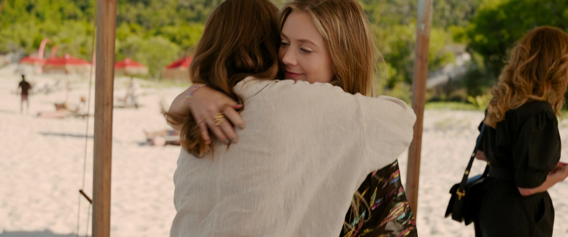 Ticket_to_Paradise_2022_1080p_IHBL_012965.jpg
