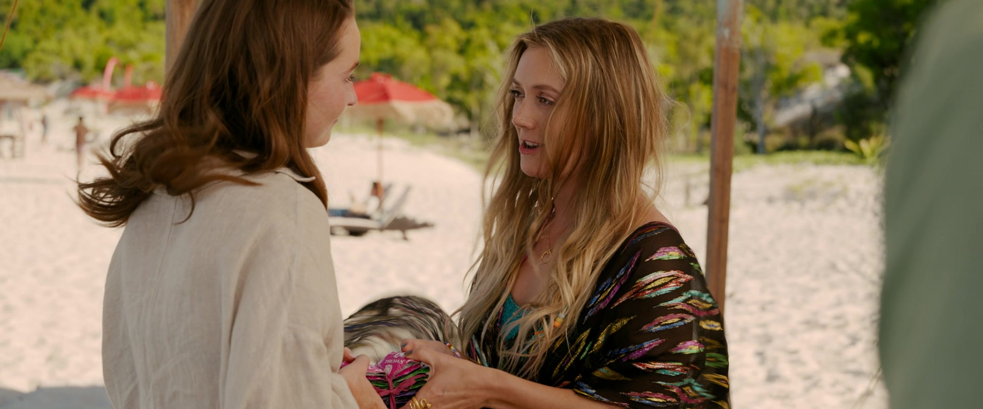 Ticket_to_Paradise_2022_1080p_IHBL_012980.jpg