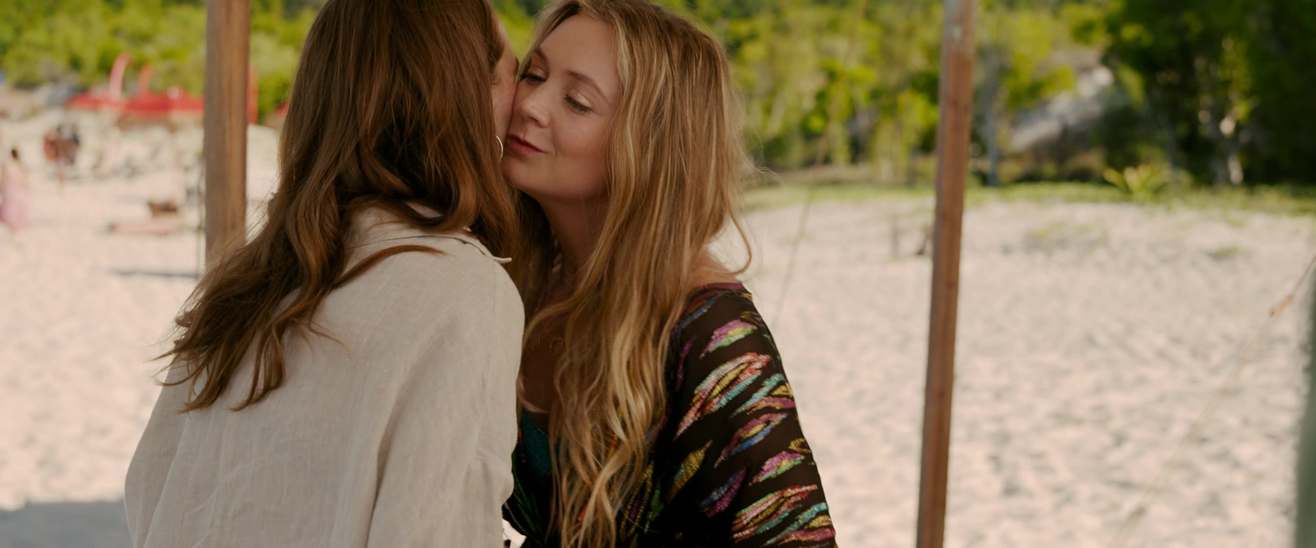 Ticket_to_Paradise_2022_1080p_IHBL_012991.jpg