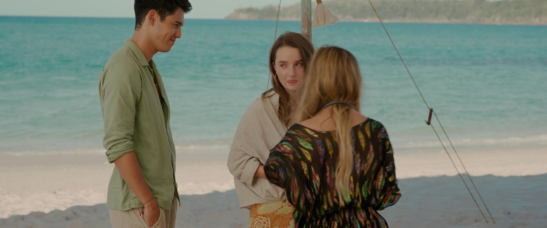 Ticket_to_Paradise_2022_1080p_IHBL_012995.jpg