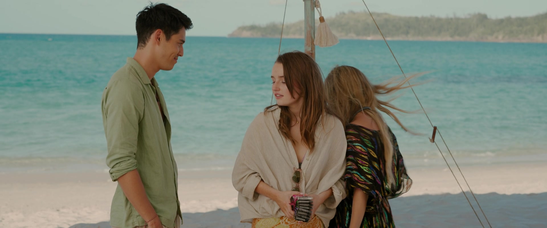 Ticket_to_Paradise_2022_1080p_IHBL_012998.jpg