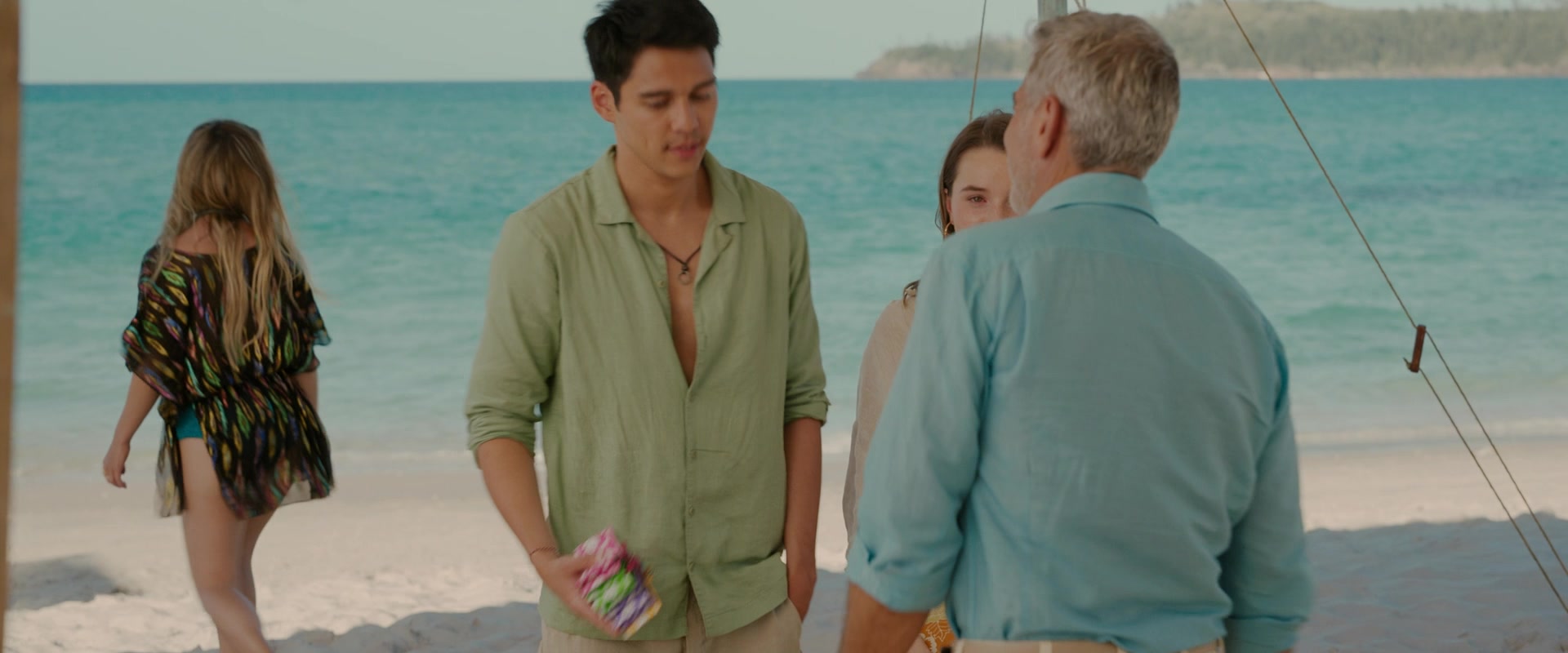 Ticket_to_Paradise_2022_1080p_IHBL_013005.jpg