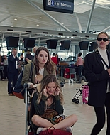 Ticket_to_Paradise_2022_1080p_IHBL_000824.jpg
