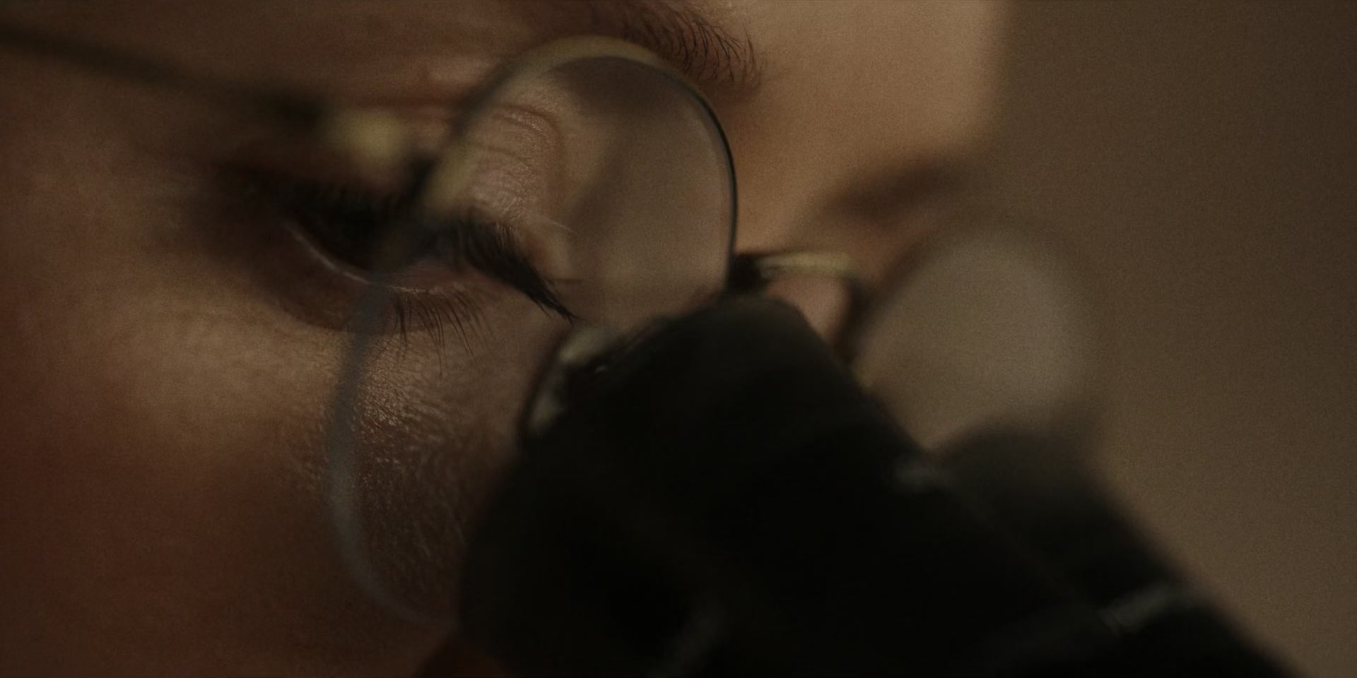 American_Horror_Story_S11E02_Thank_You_for_Your_Service_1080p_IHBL_000688.jpg