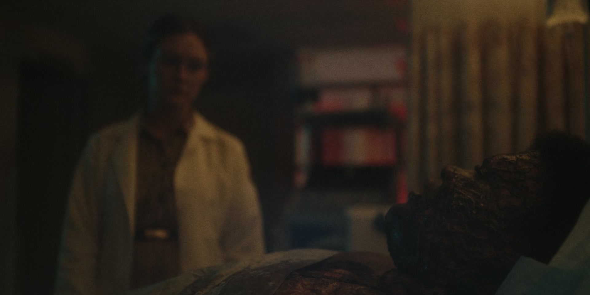 American_Horror_Story_S11E03_Smoke_Signals_1080p_IHBL_004223.jpg