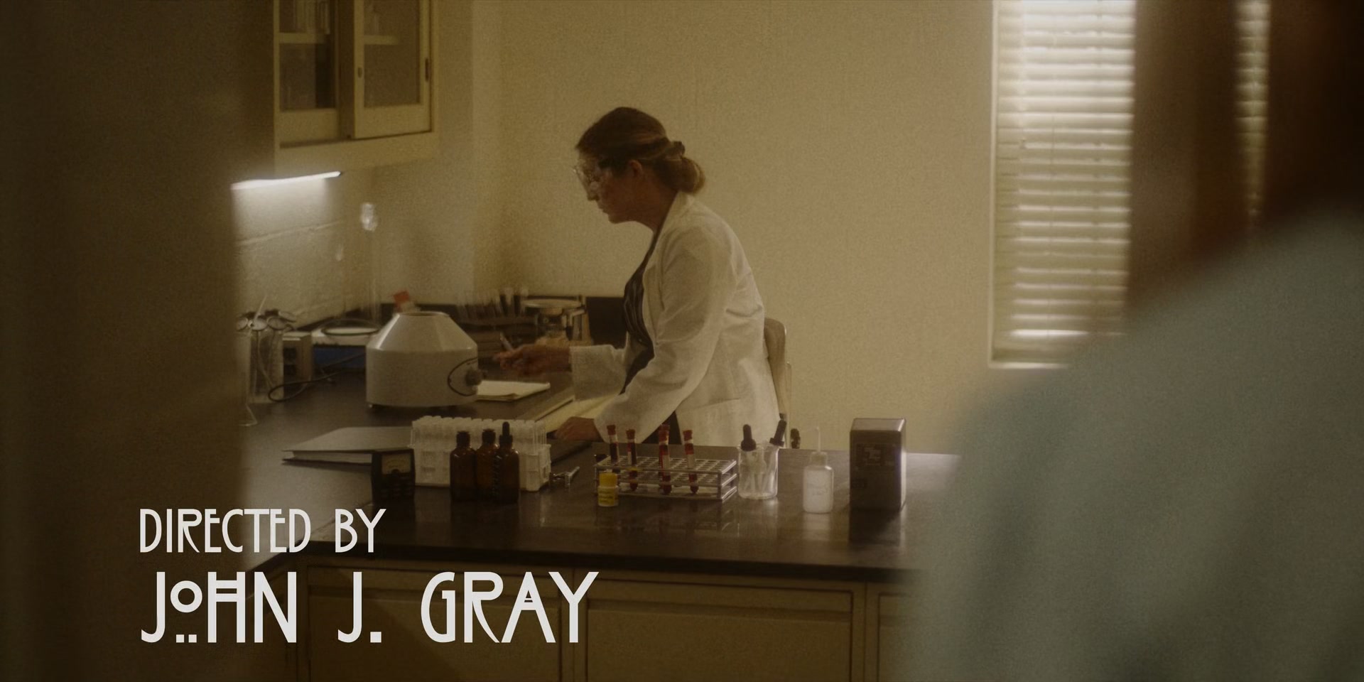 American_Horror_Story_S11E06_The_Body_1080p_IHBL_000373.jpg