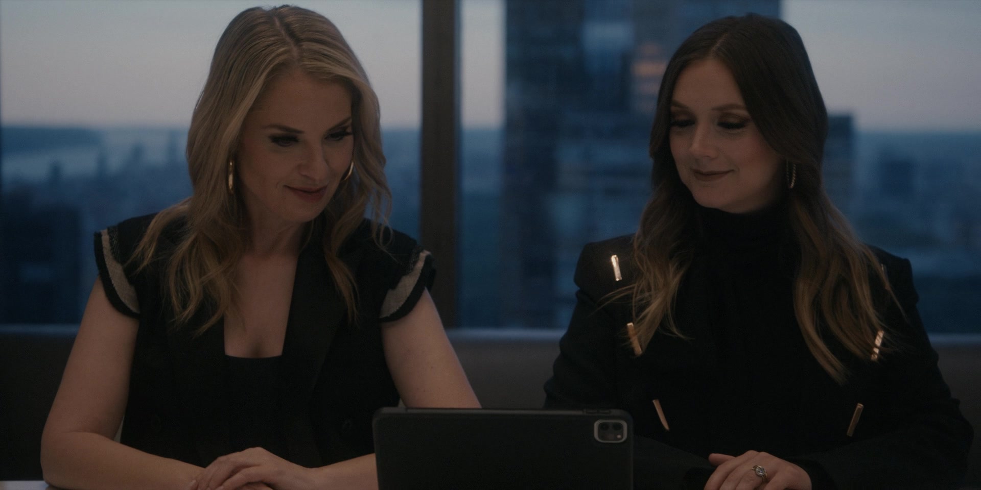 American_Horror_Story_S12E04_Vanishing_Twin_1080p_IHBL_003794.jpg