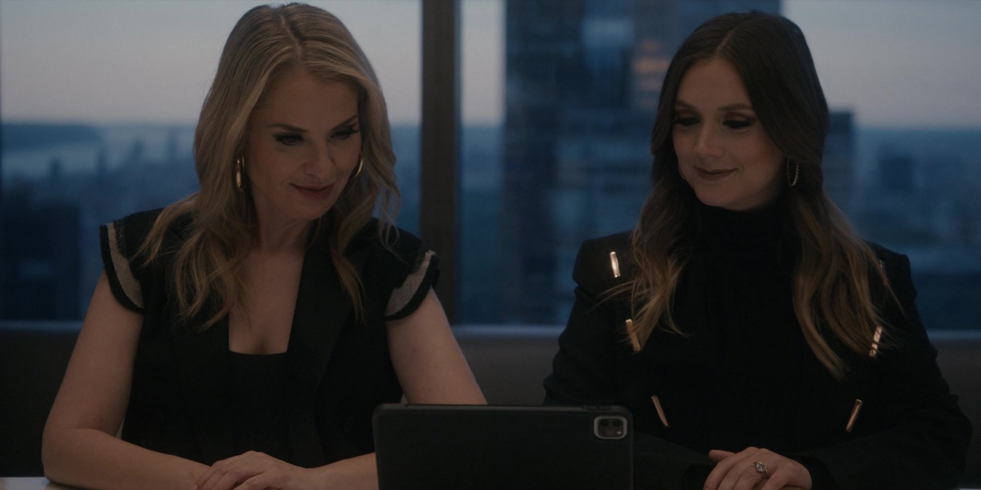 American_Horror_Story_S12E04_Vanishing_Twin_1080p_IHBL_003795.jpg