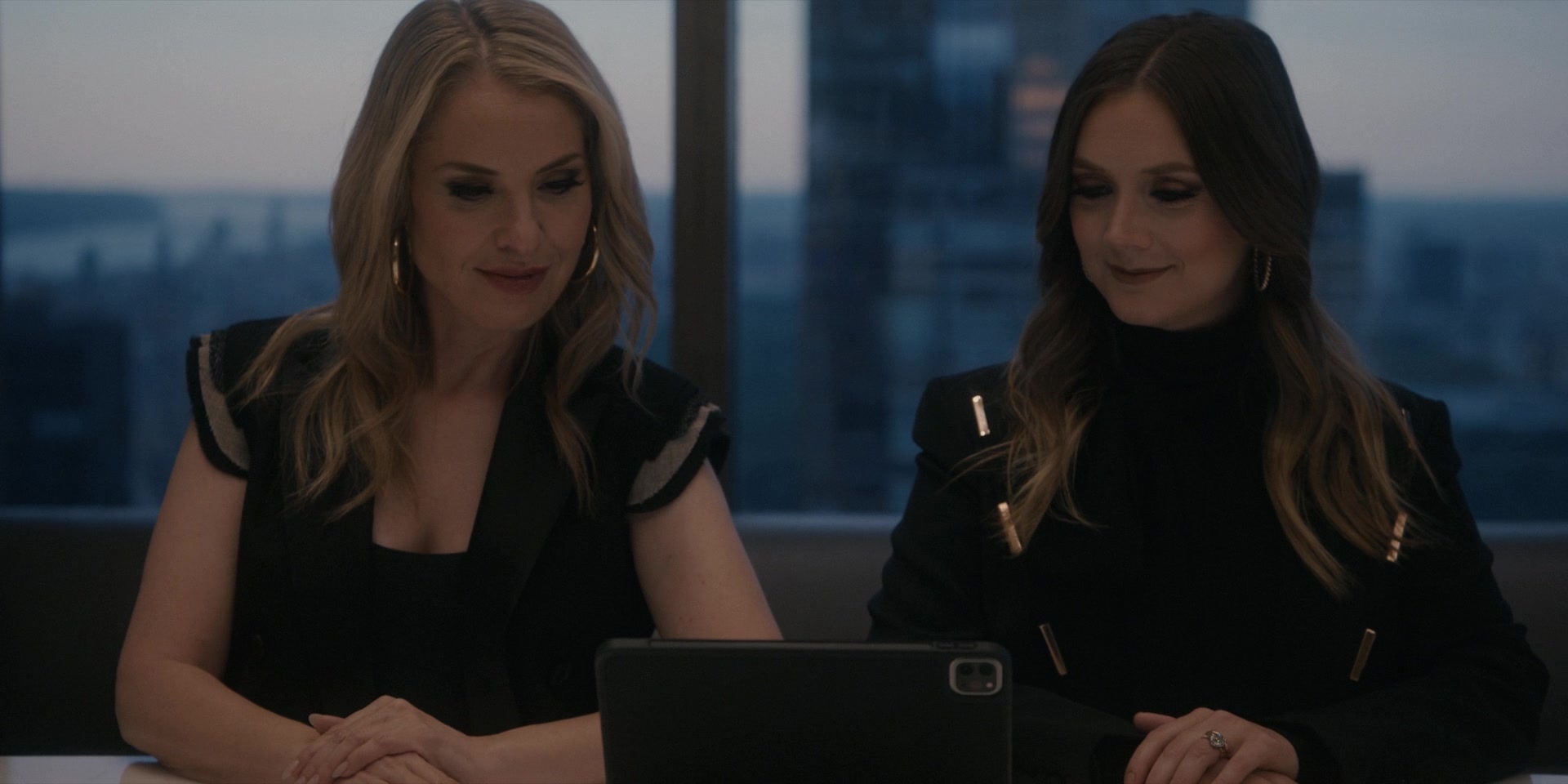 American_Horror_Story_S12E04_Vanishing_Twin_1080p_IHBL_003797.jpg