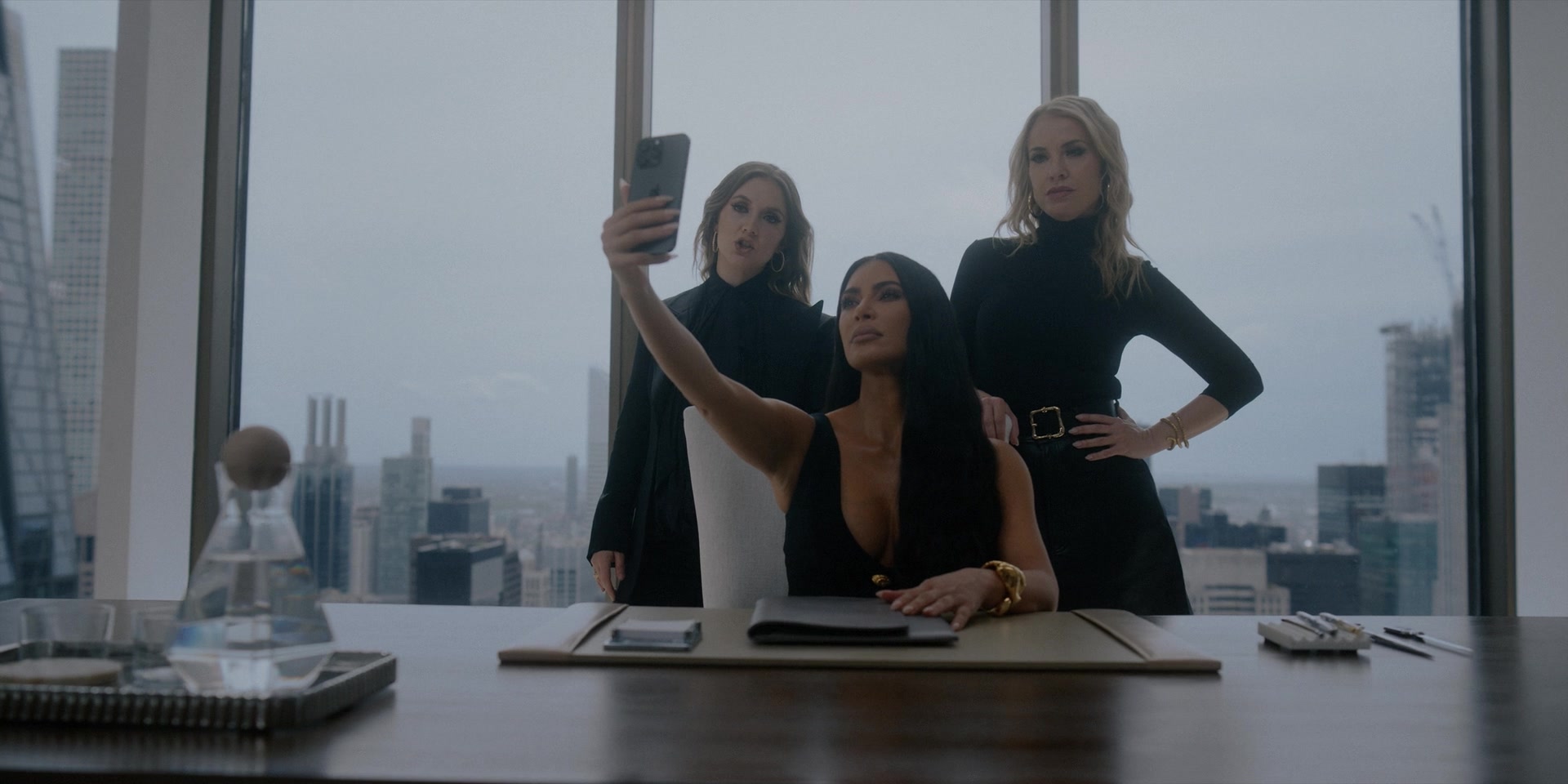 American_Horror_Story_S12E06_Opening_Night_1080p_IHBL_001255.jpg