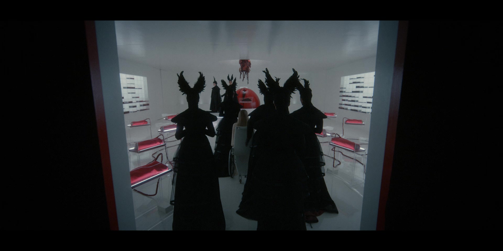 American_Horror_Story_S12E09_The_Auteur_1080p_IHBL_002580.jpg