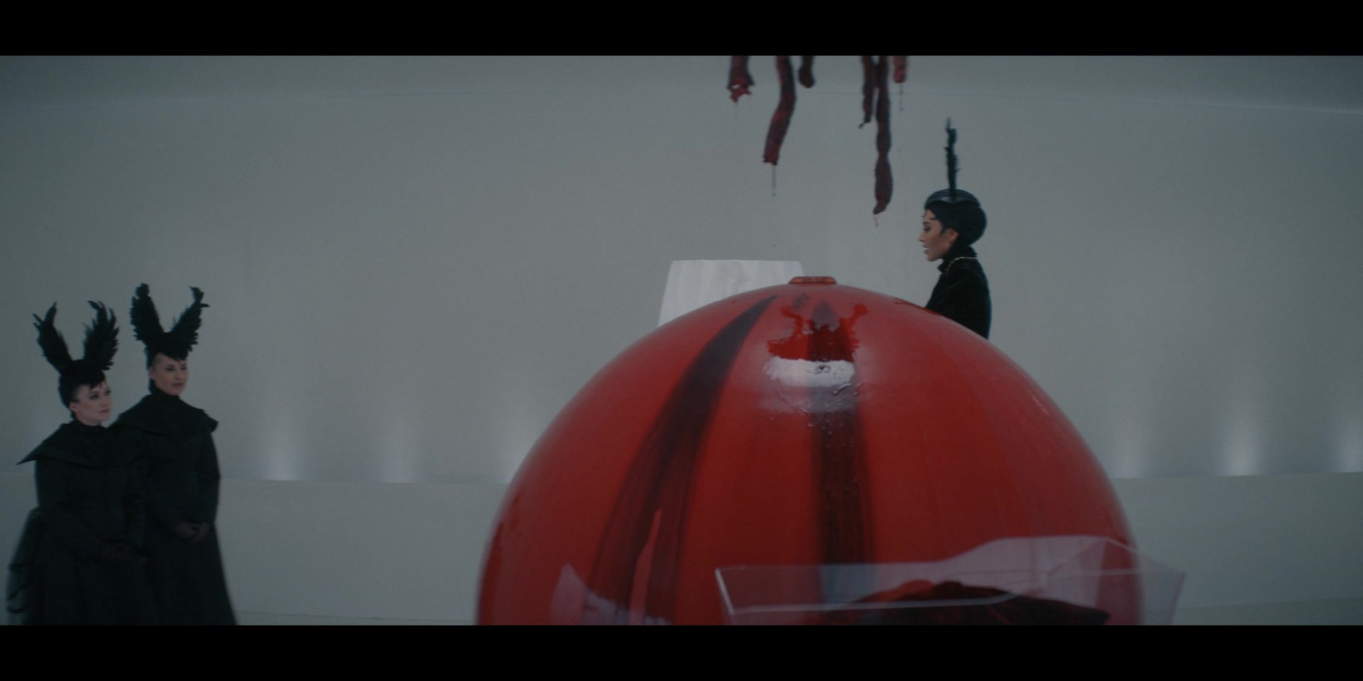 American_Horror_Story_S12E09_The_Auteur_1080p_IHBL_002716.jpg