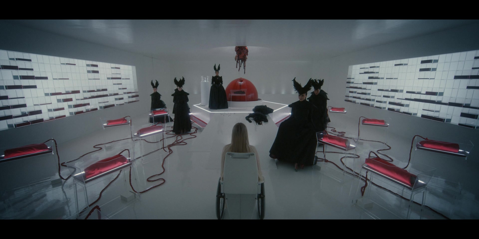 American_Horror_Story_S12E09_The_Auteur_1080p_IHBL_002776.jpg