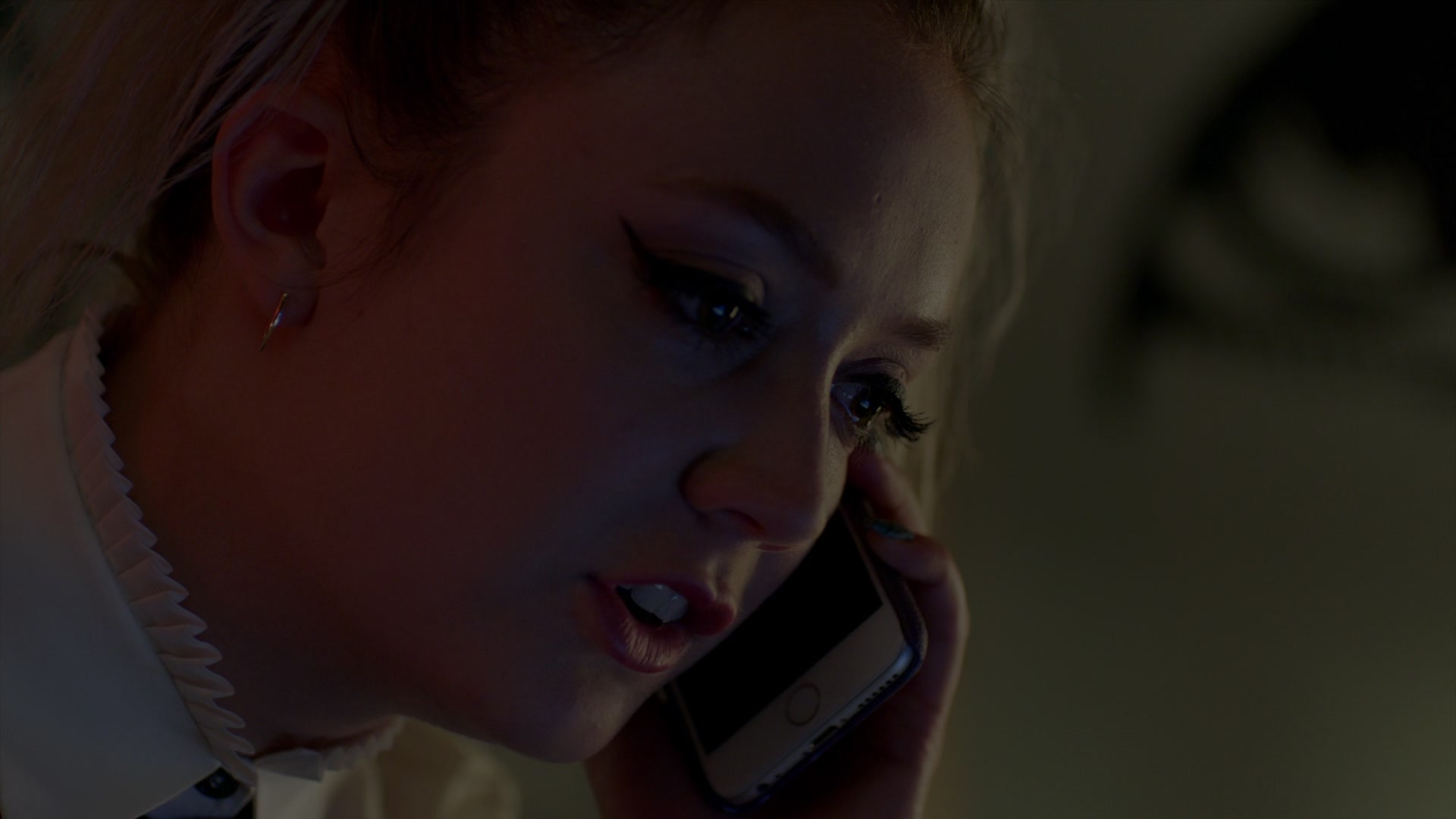 American_Horror_Story_S07_E01_Election_Night_1080p_BluRay_000802.jpg