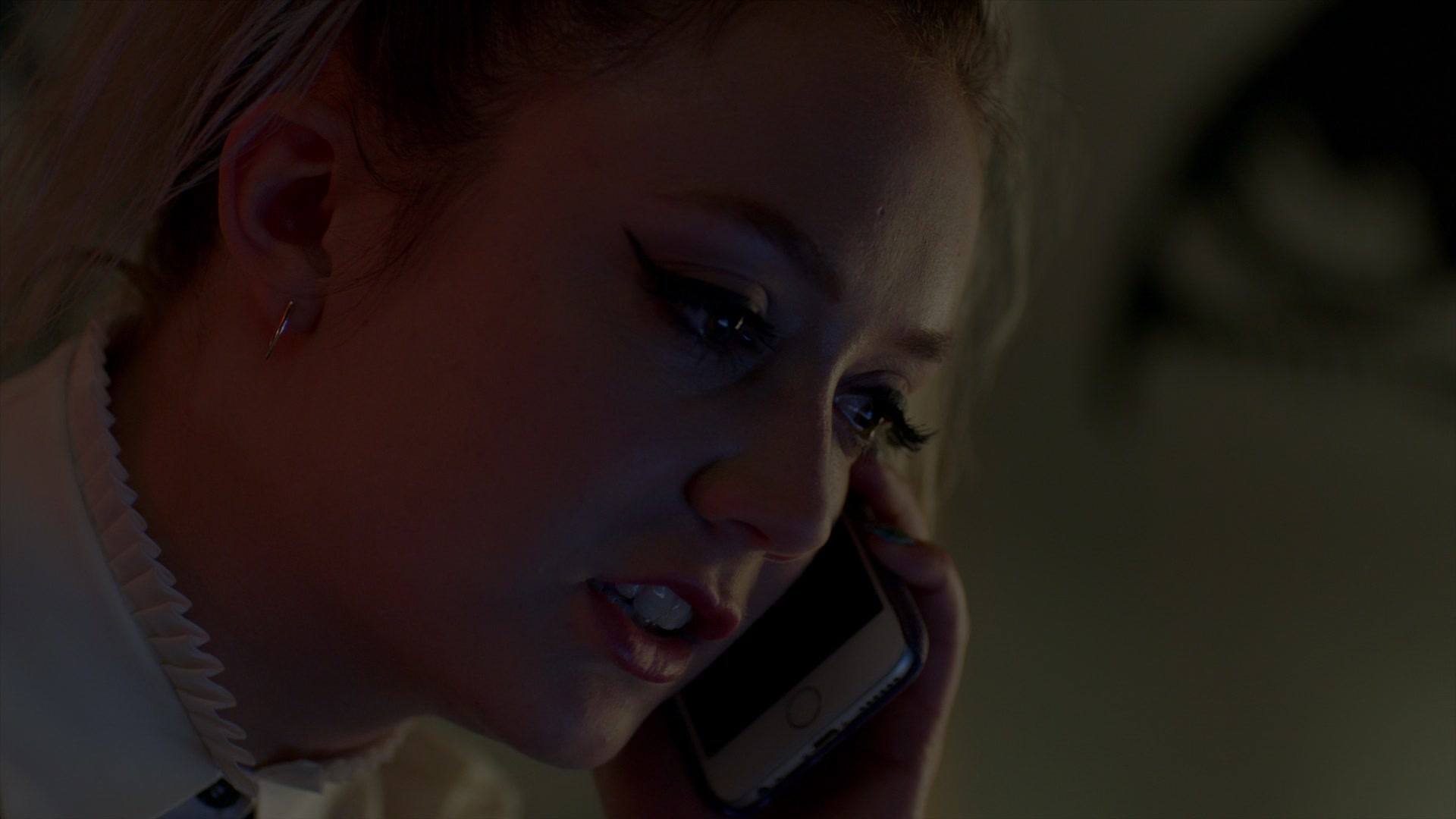 American_Horror_Story_S07_E01_Election_Night_1080p_BluRay_000803.jpg