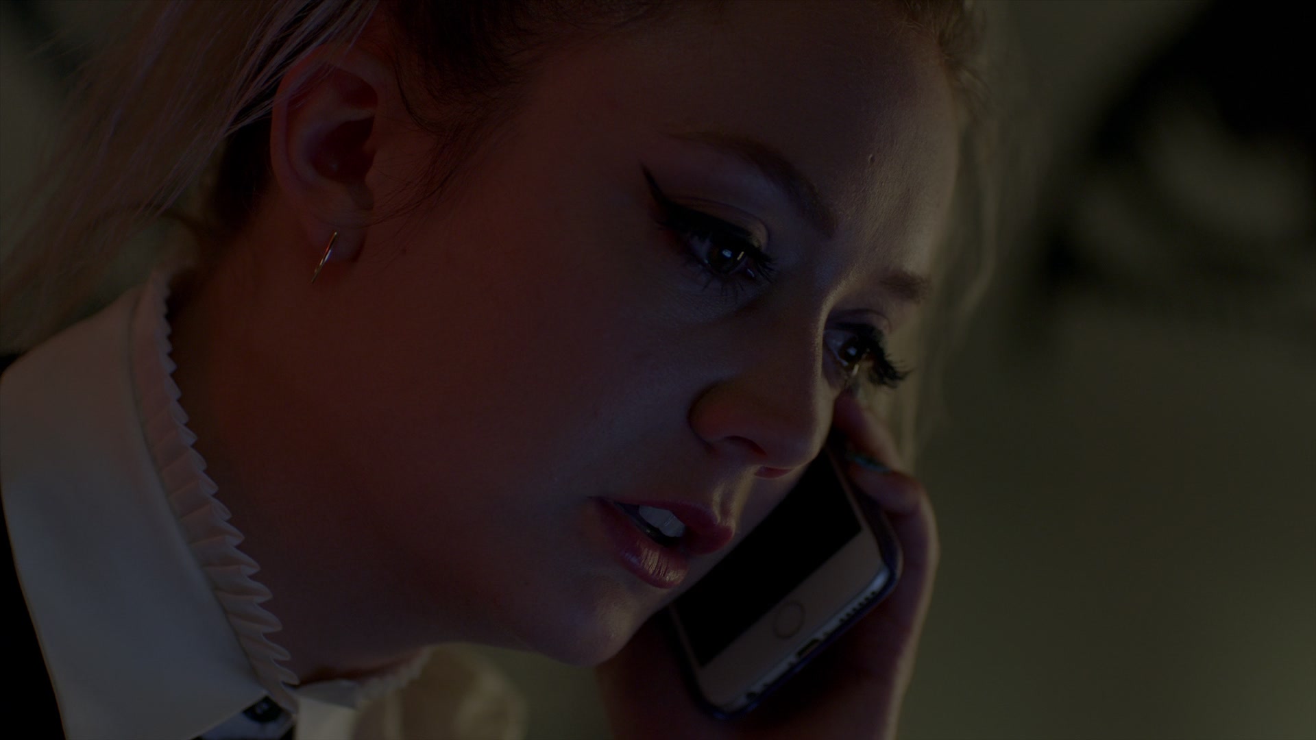 American_Horror_Story_S07_E01_Election_Night_1080p_BluRay_000815.jpg