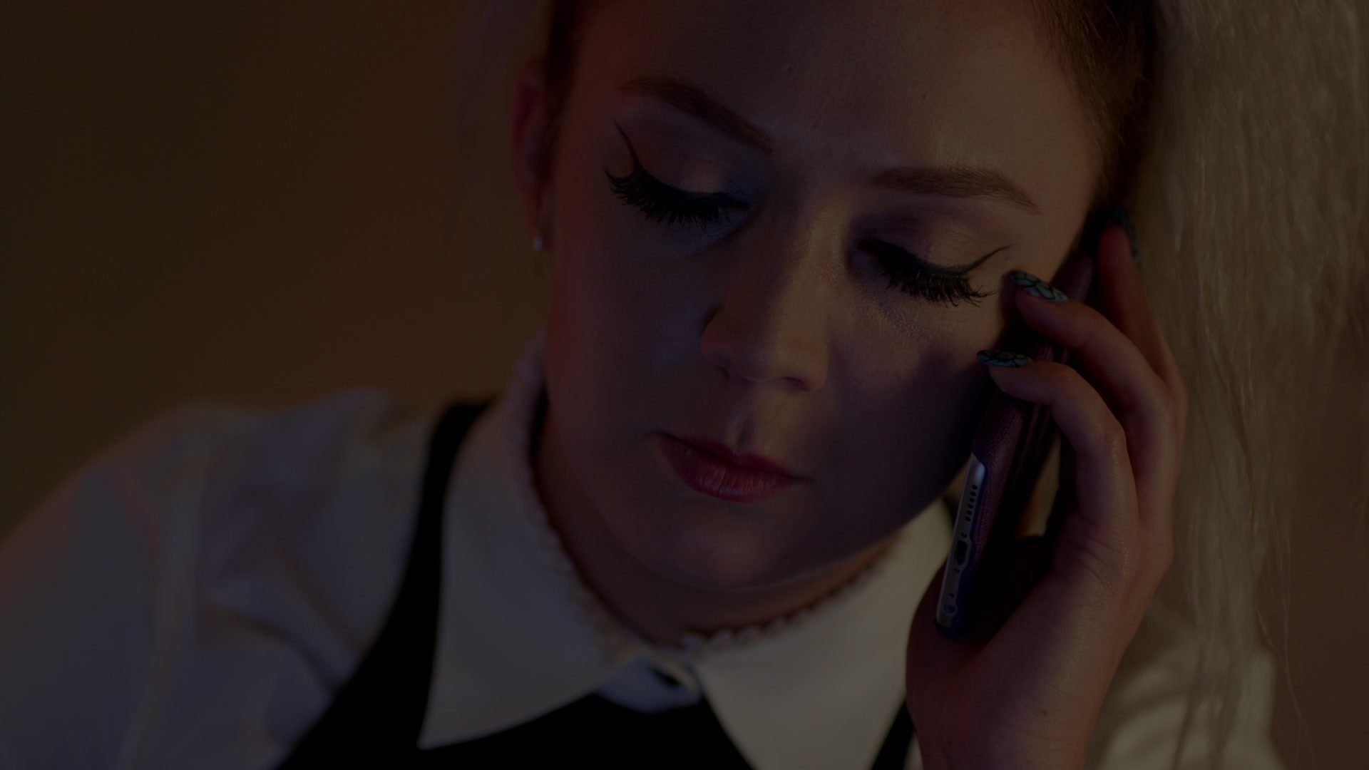 American_Horror_Story_S07_E01_Election_Night_1080p_BluRay_000825.jpg
