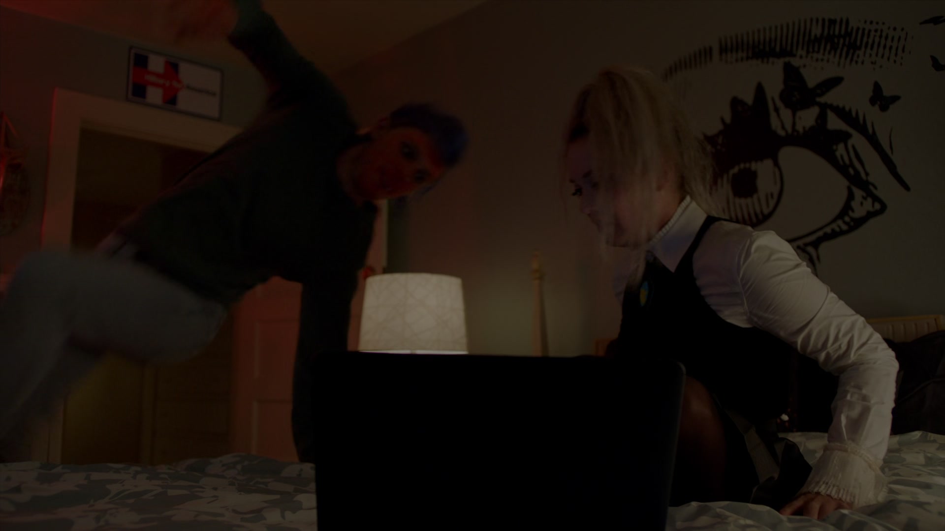 American_Horror_Story_S07_E01_Election_Night_1080p_BluRay_000864.jpg