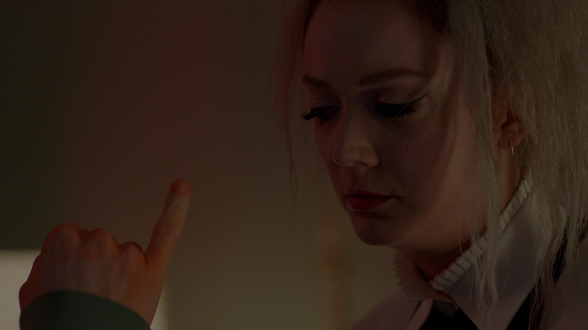 American_Horror_Story_S07_E01_Election_Night_1080p_BluRay_000933.jpg