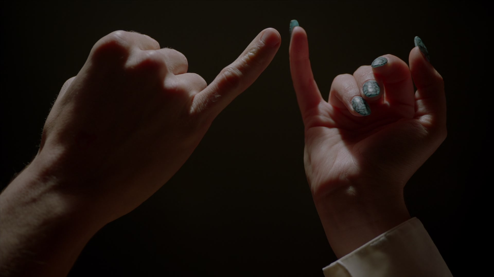 American_Horror_Story_S07_E01_Election_Night_1080p_BluRay_004293.jpg