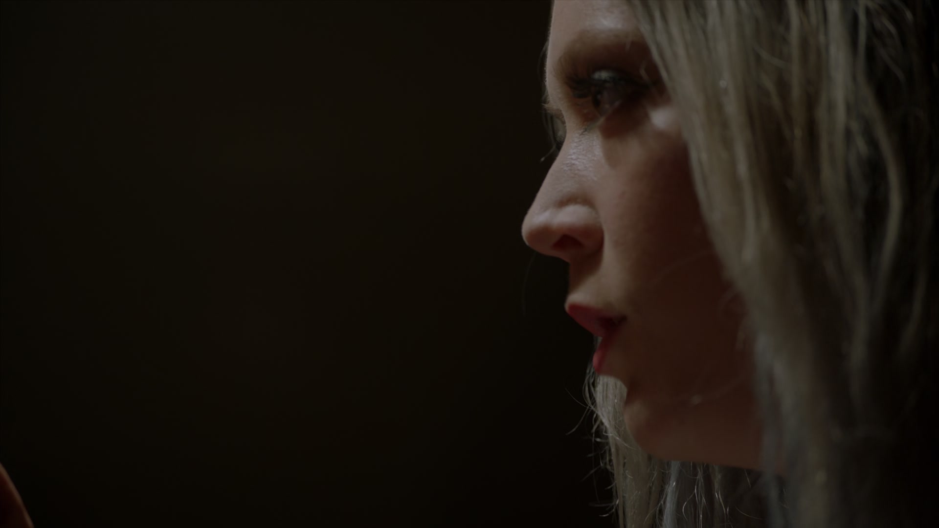 American_Horror_Story_S07_E01_Election_Night_1080p_BluRay_004387.jpg