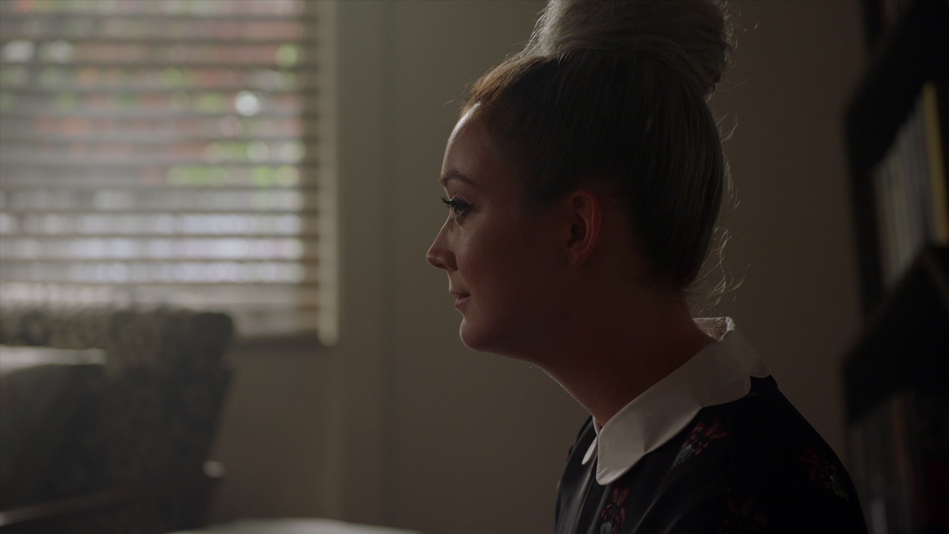 American_Horror_Story_S07_E01_Election_Night_1080p_BluRay_004448.jpg