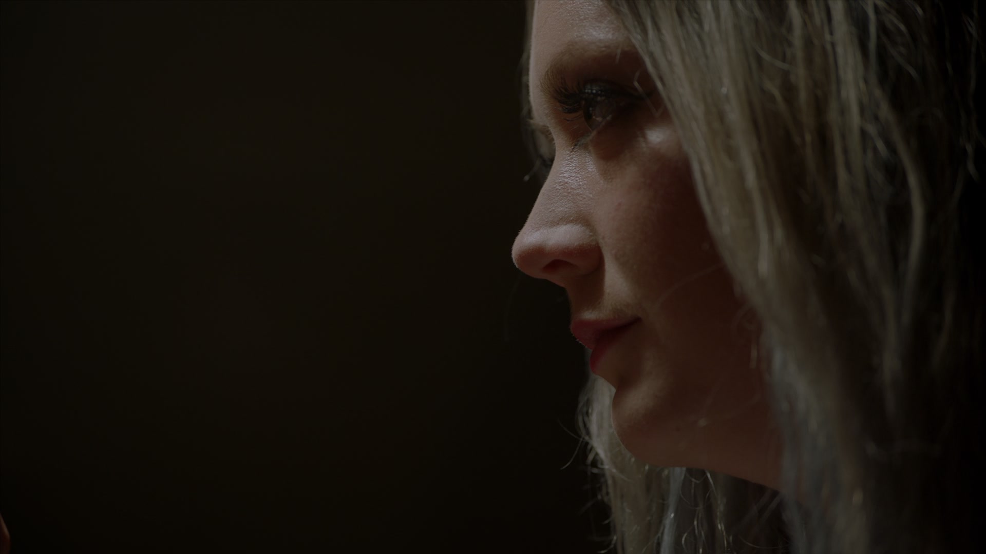 American_Horror_Story_S07_E01_Election_Night_1080p_BluRay_004516.jpg