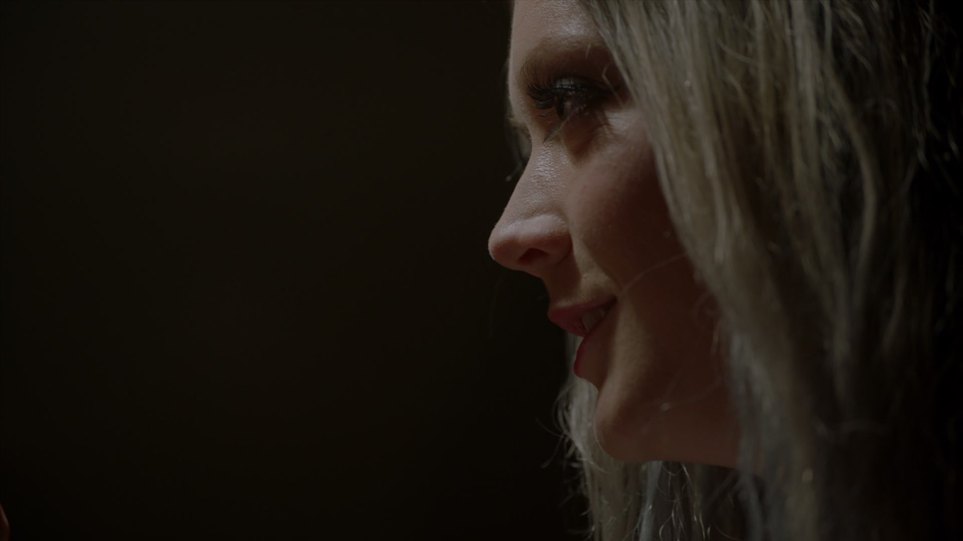 American_Horror_Story_S07_E01_Election_Night_1080p_BluRay_004524.jpg