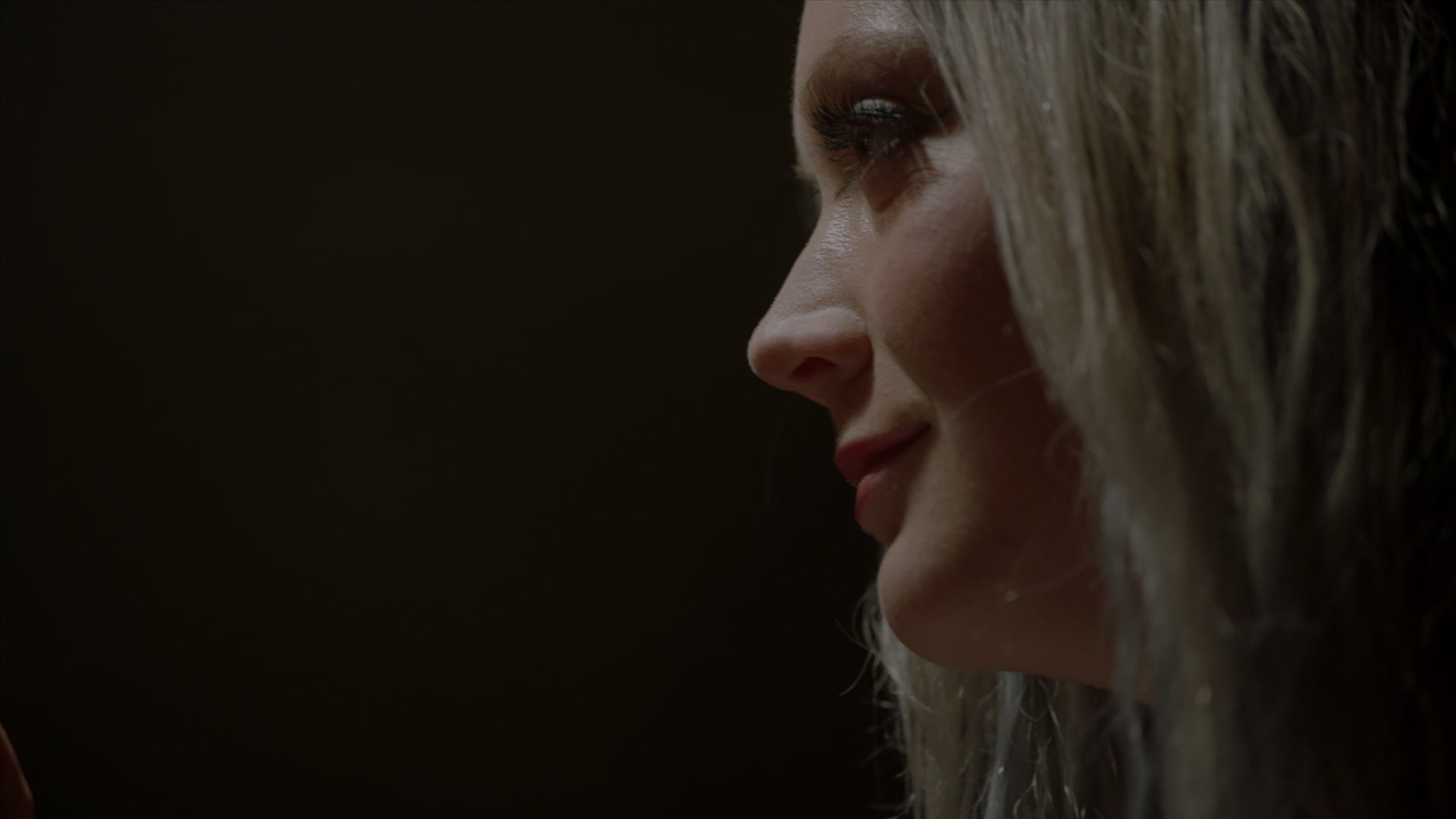 American_Horror_Story_S07_E01_Election_Night_1080p_BluRay_004528.jpg