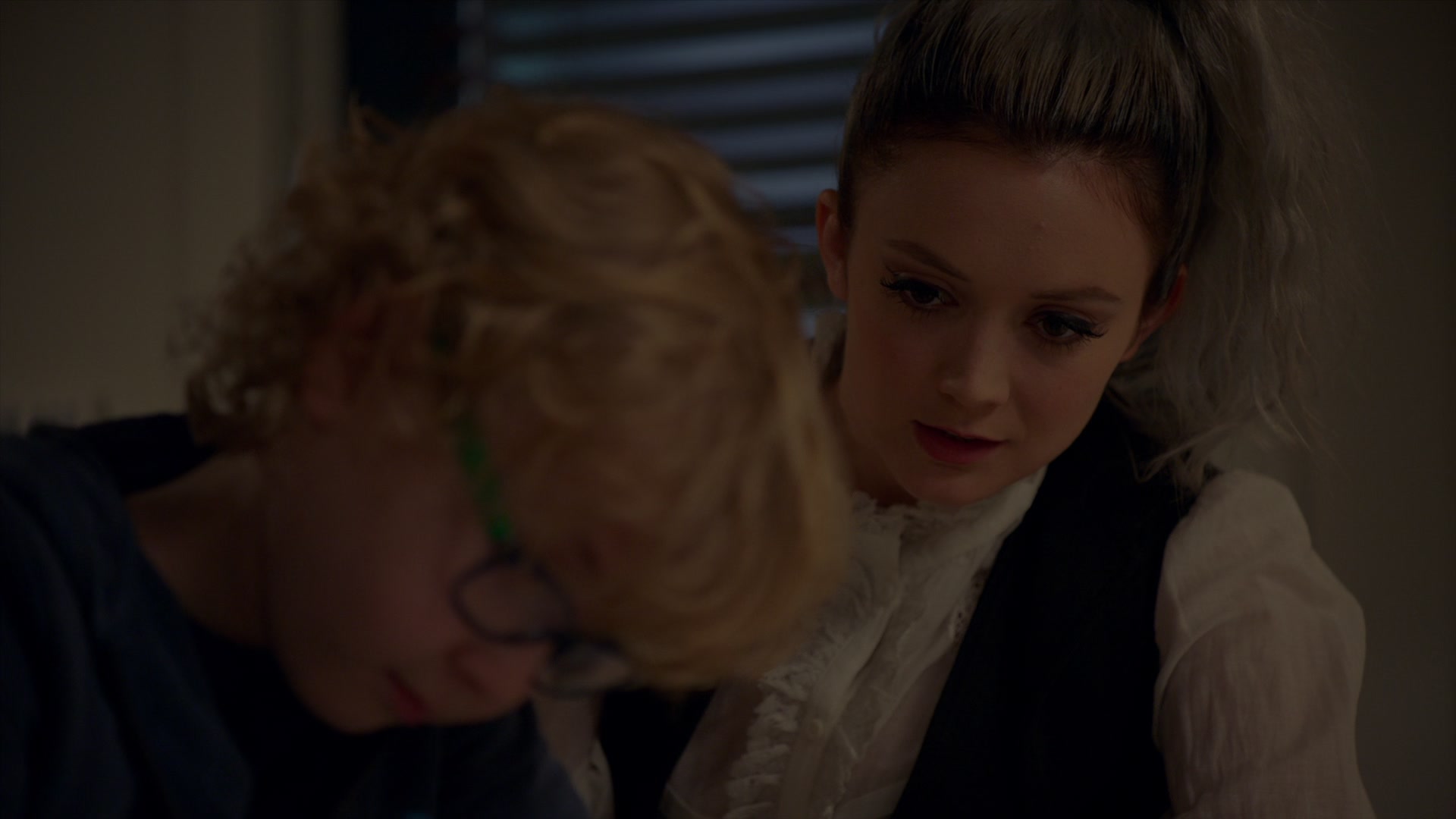 American_Horror_Story_S07_E01_Election_Night_1080p_BluRay_005108.jpg