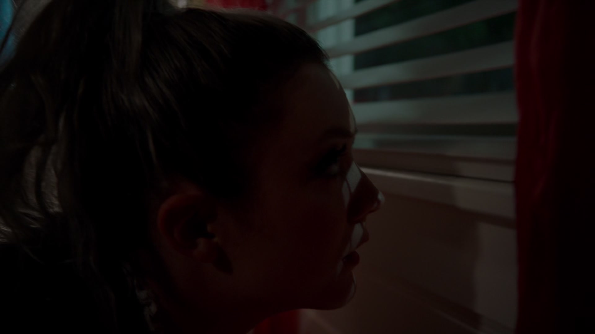 American_Horror_Story_S07_E01_Election_Night_1080p_BluRay_006102.jpg