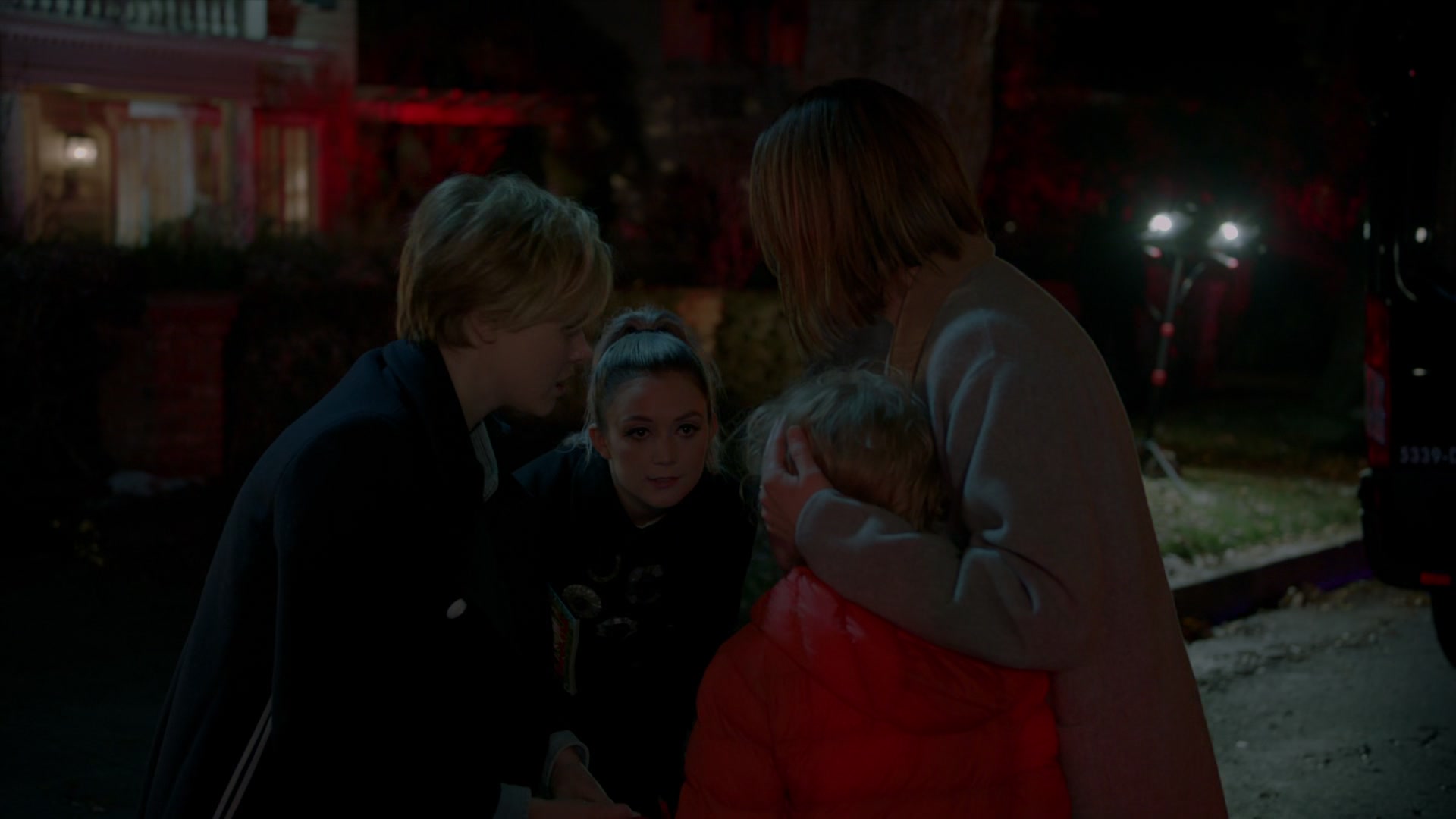 American_Horror_Story_S07_E01_Election_Night_1080p_BluRay_006296.jpg